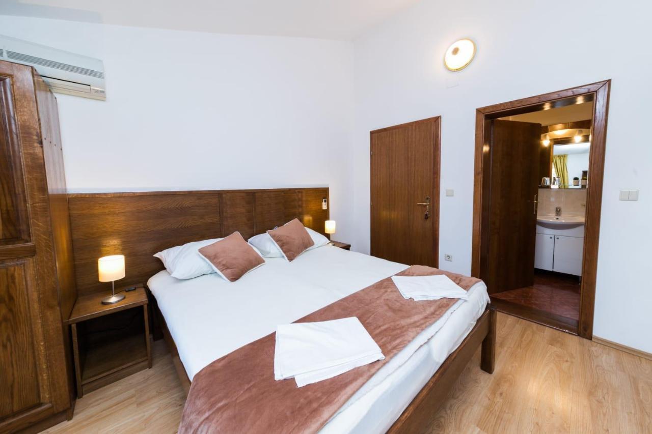 Mb Pag Bed&Breakfast Pag Town Extérieur photo