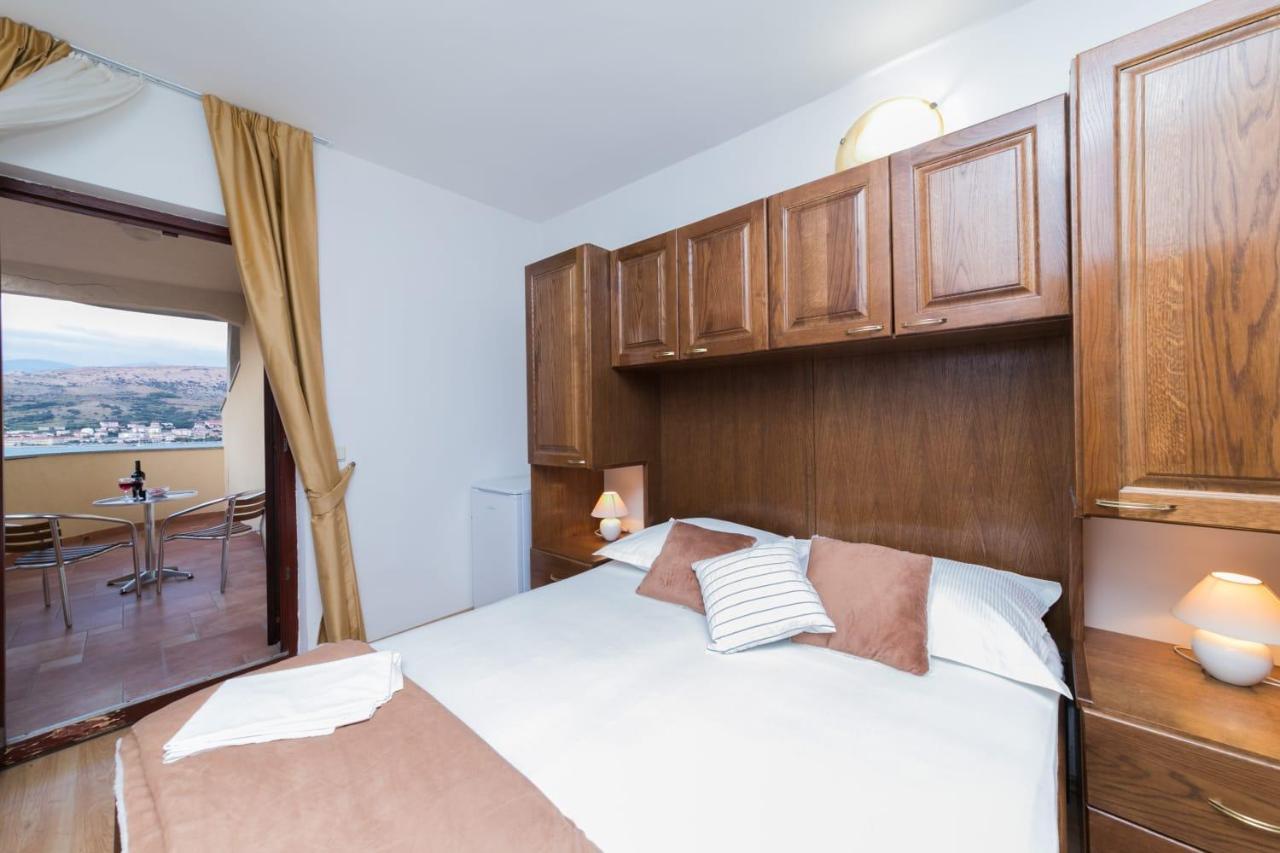 Mb Pag Bed&Breakfast Pag Town Extérieur photo
